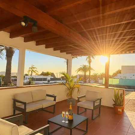 Casa Con Terraza Privada, Atardeceres Y Barbacoa * Арона